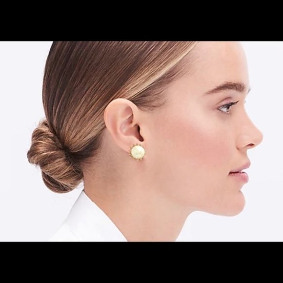 J crew new studded pearl stud earrings - Picture 2 of 4